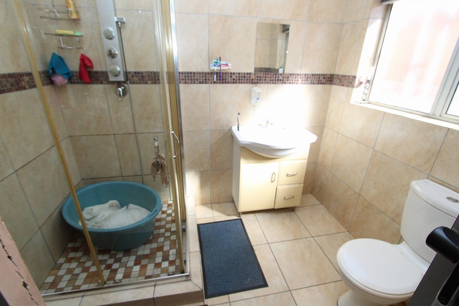 4 Bedroom Property for Sale in London Village Western Cape